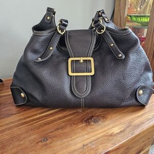 Chic Leather Shoulder Bag with Gold Accents